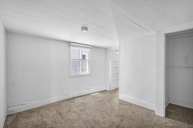 Building Photo - 531 Taylor Ave