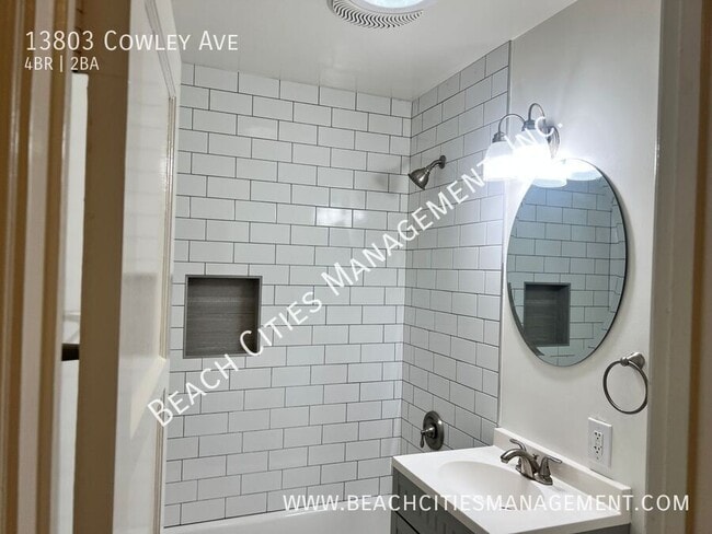 Building Photo - 13803 Cowley Ave