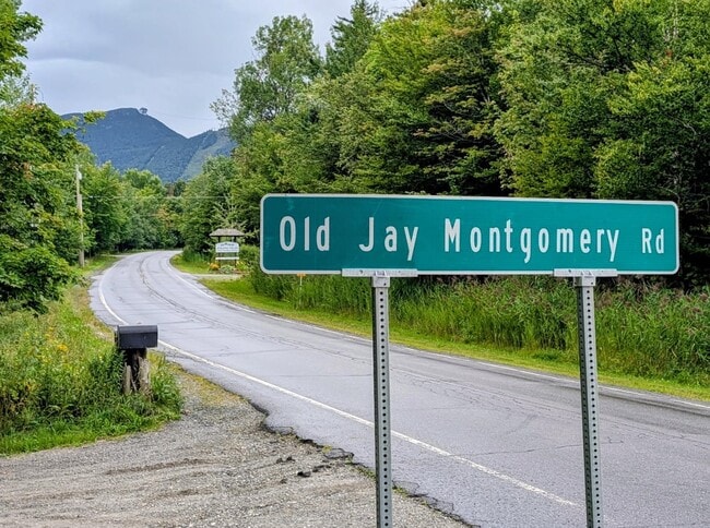 Building Photo - 137 Old Jay-Montgomery Rd