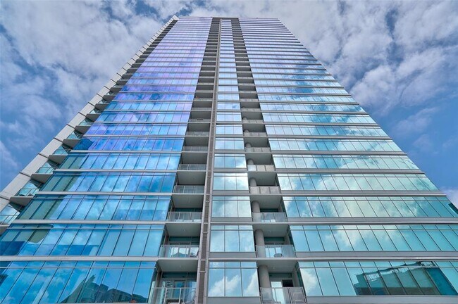Building Photo - 501 West Ave