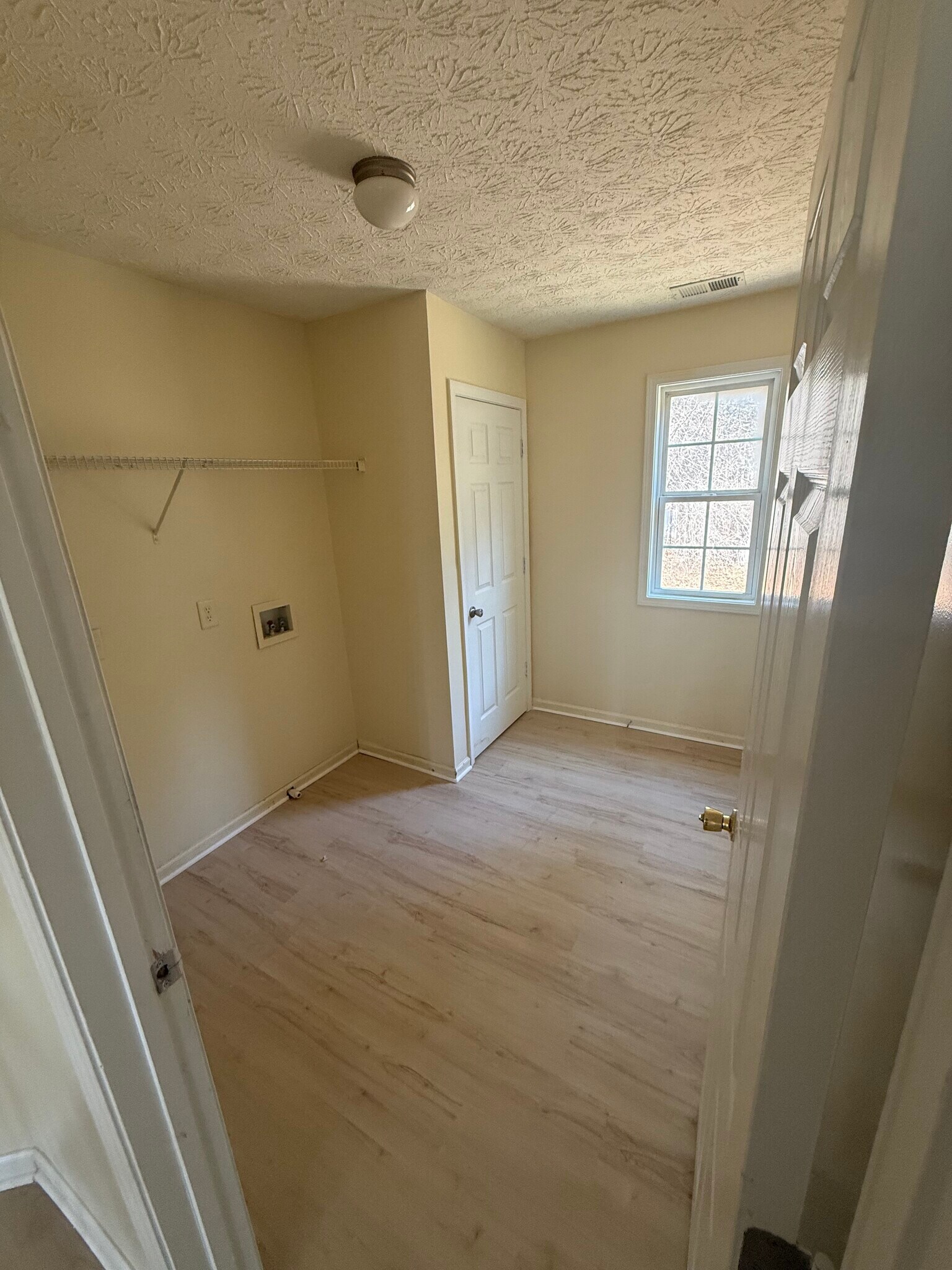 Building Photo - 4660 Duval Point Way SW