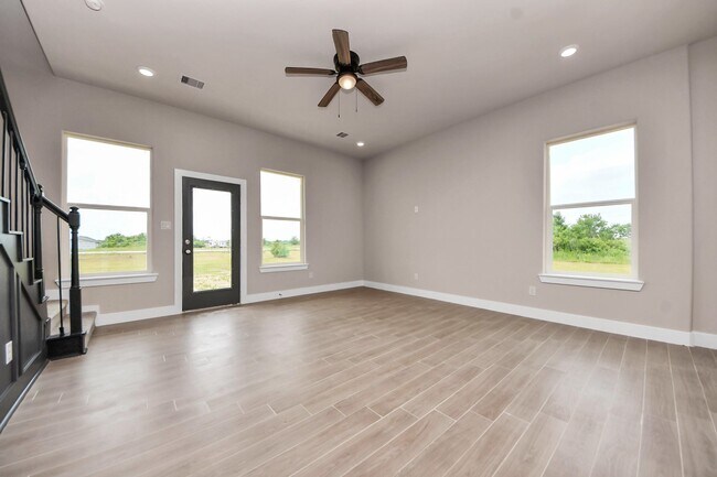 Building Photo - 11141 Rd 5503