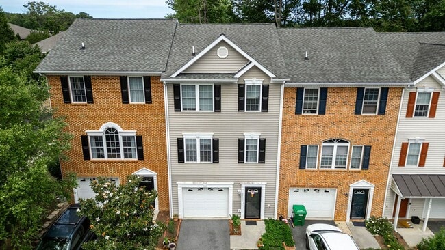 Primary Photo - 3-Bedroom Townhome with Bonus Room, Large Deck and Garage!