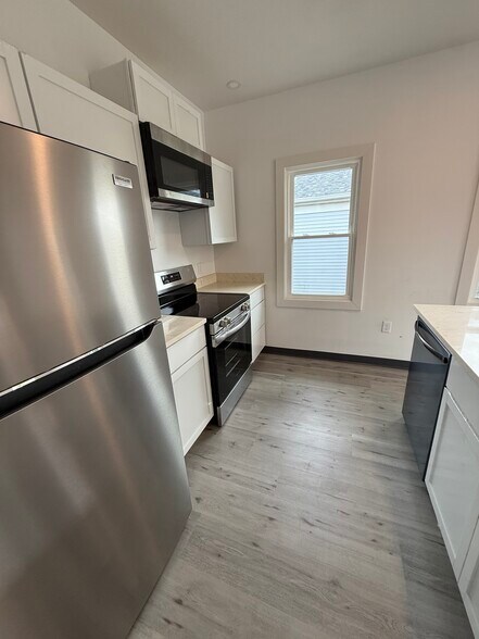 Building Photo - 1325 N 8th St