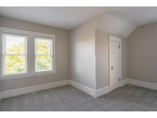 Building Photo - 1606 Concordia Ave