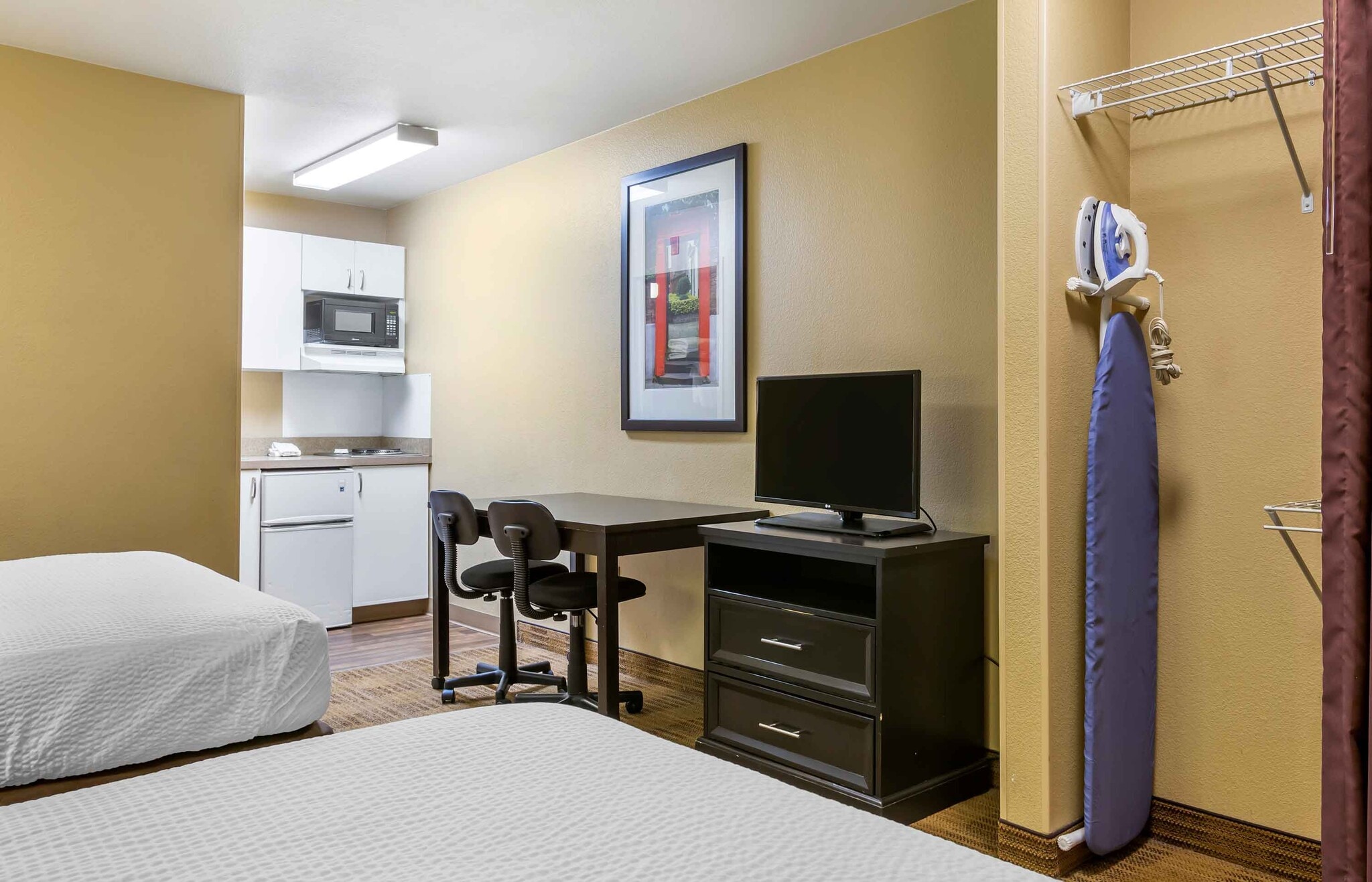 Building Photo - Furnished Studio-Albuquerque - Airport
