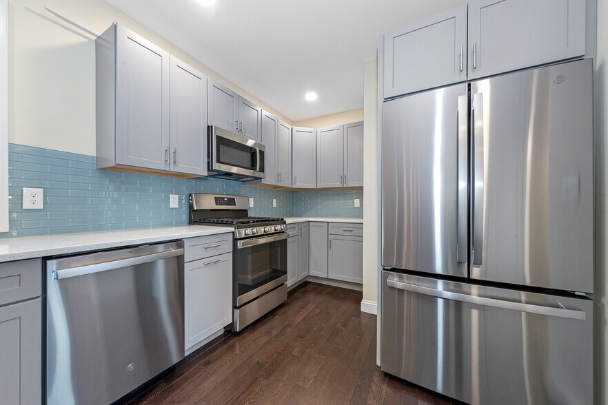 Building Photo - 64 Bradbury Ave