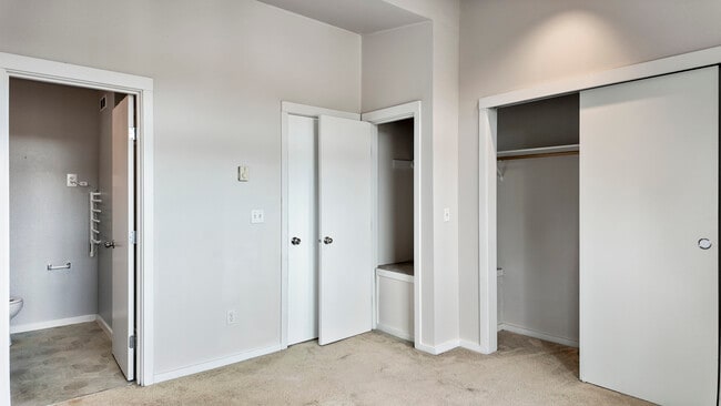 Building Photo - 11560 Stone Ave N