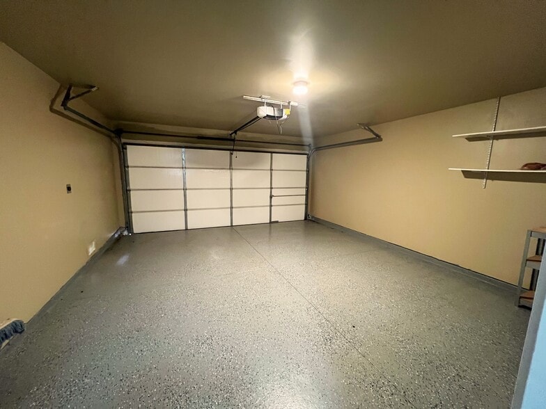 Building Photo - 3803 Ponderosa Bnd