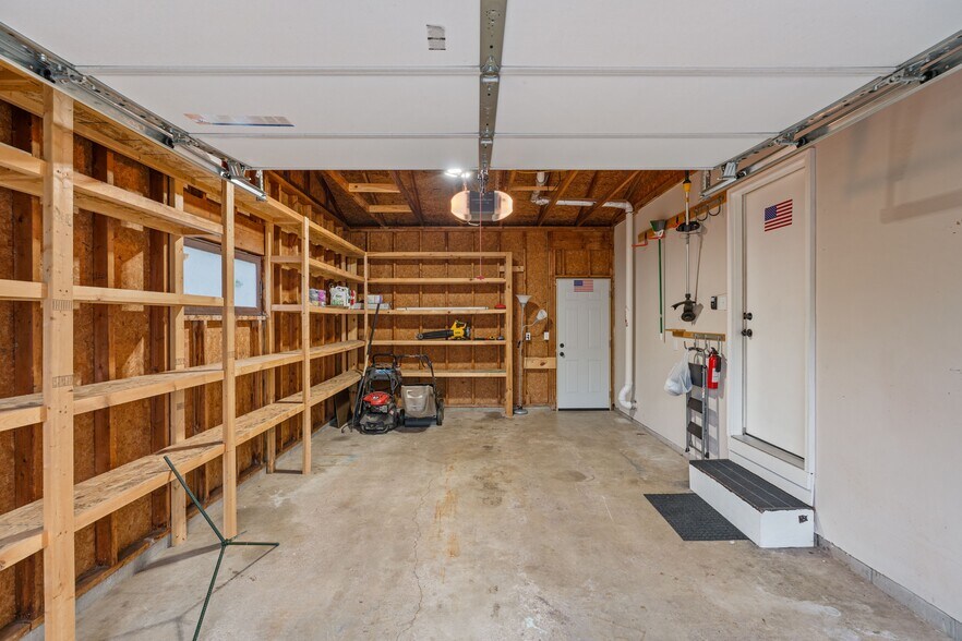 Building Photo - 751 Sandhill Point Rd