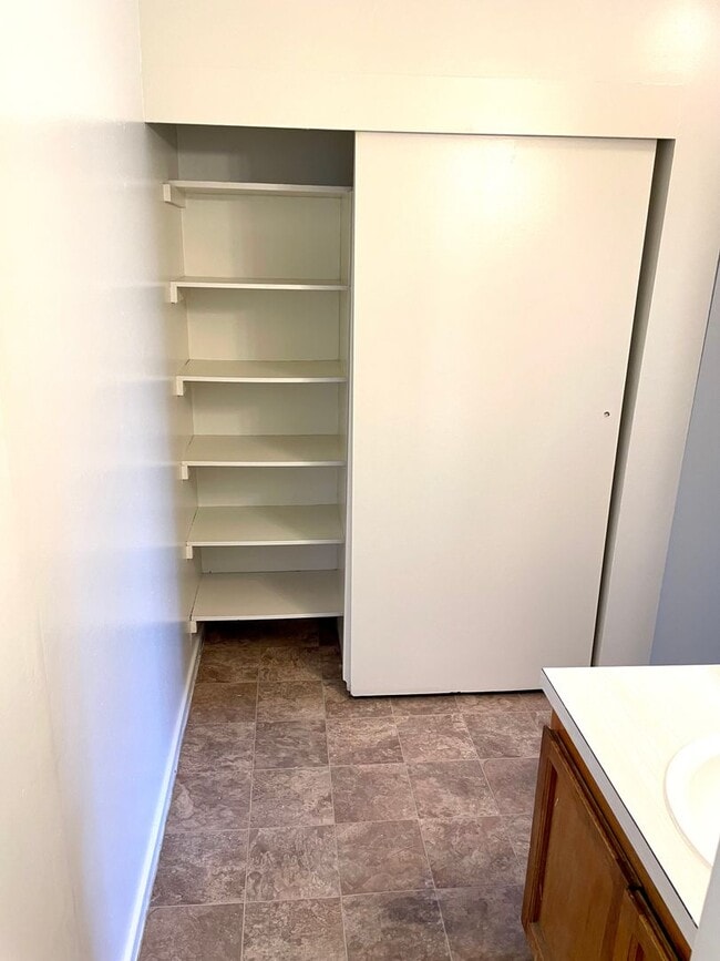 Building Photo - Studio Apartment on Las Vegas Strip - Close to all of the Excitement & More!!