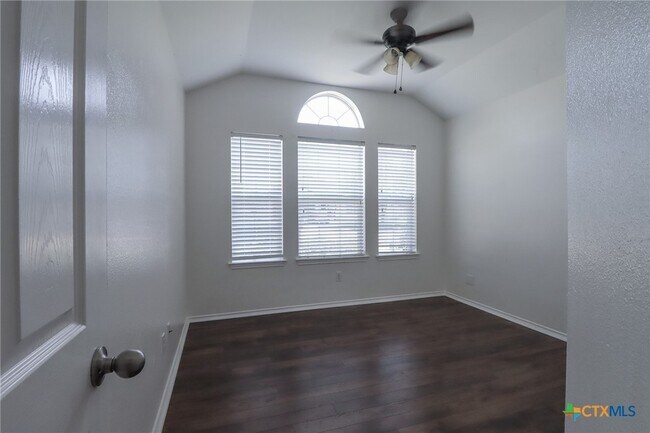 Building Photo - 7819 Bridgepointe Dr