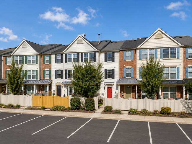 Building Photo - 542 Hollyberry Way