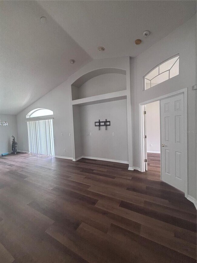Building Photo - Davenport Home
