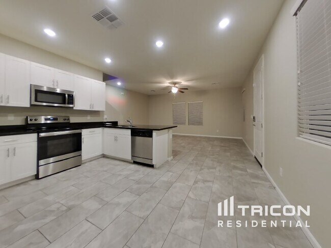 Building Photo - 12575 W Mazatzal Dr