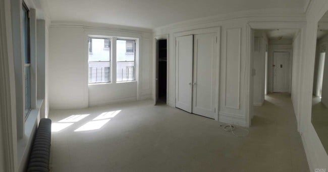 Building Photo - 118-65 Metropolitan Ave