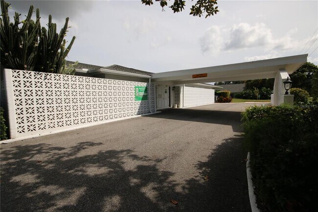 Building Photo - 1655 S Highland Ave