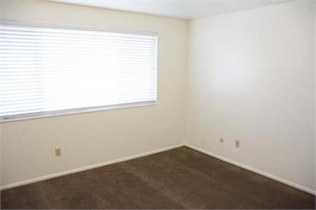 Building Photo - 1129 E 960 S