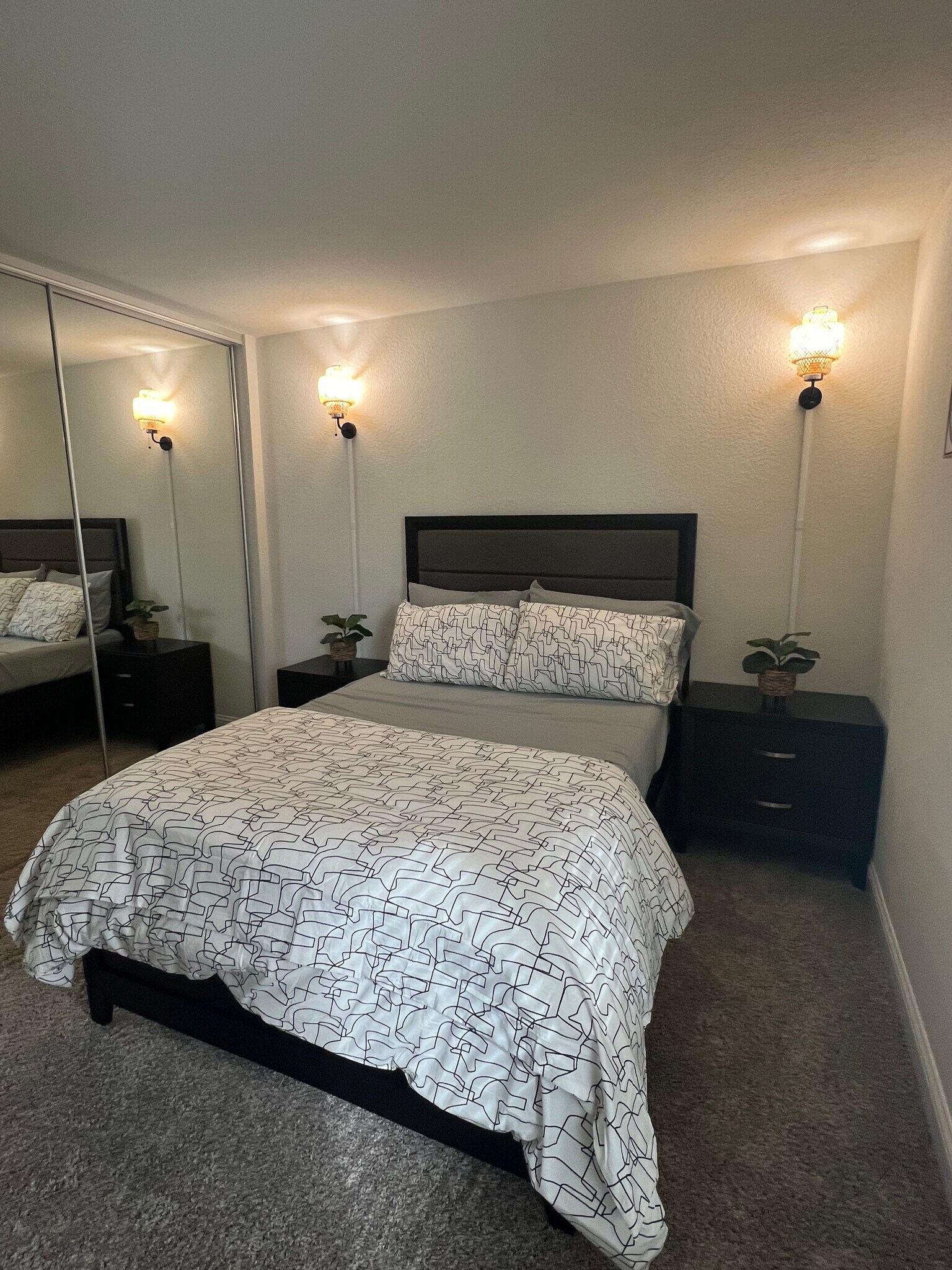 Building Photo - 2881 Huntington Blvd