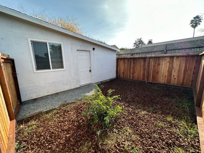 Building Photo - 2020 Brommer St