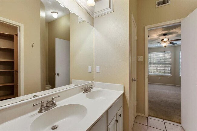 Building Photo - 10719 N Platt River Dr