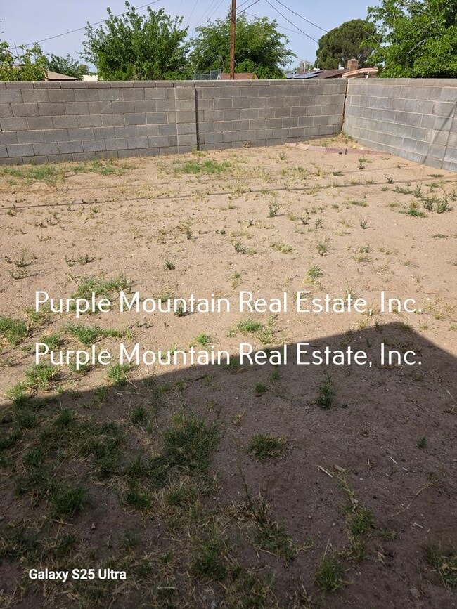 Building Photo - AVAILABLE NOW:  3 Bedrooms, 2 Bath Home for Rent