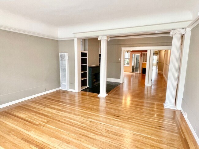 Building Photo - Lower Pacific Heights 2BR/2BA Condo With Bonus Room! Deck! Yard! Garage!  PROGRESSIVE