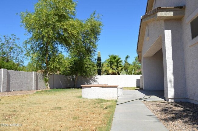 Building Photo - 4132 E Carriage Ct