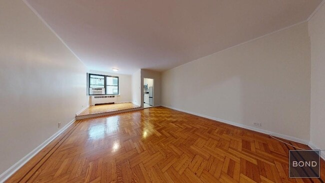 Primary Photo - 124 E 24th St