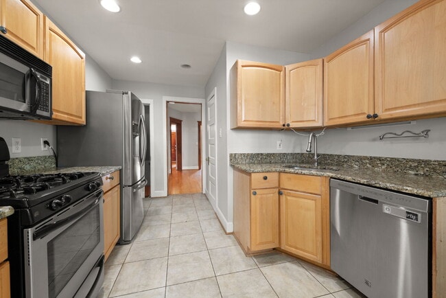 Building Photo - 445 Newton Pl NW