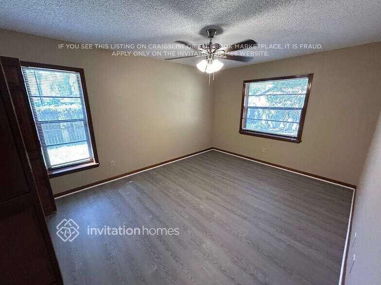 Building Photo - 3903 Applegate Cir