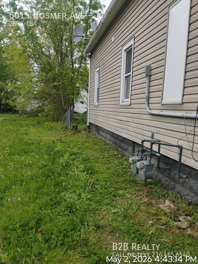 Building Photo - 6015 Hosmer Ave