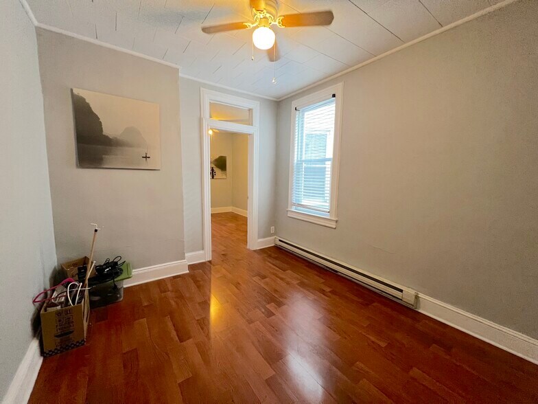 Flex Room #1 - 1 - 47 Liberty Ave