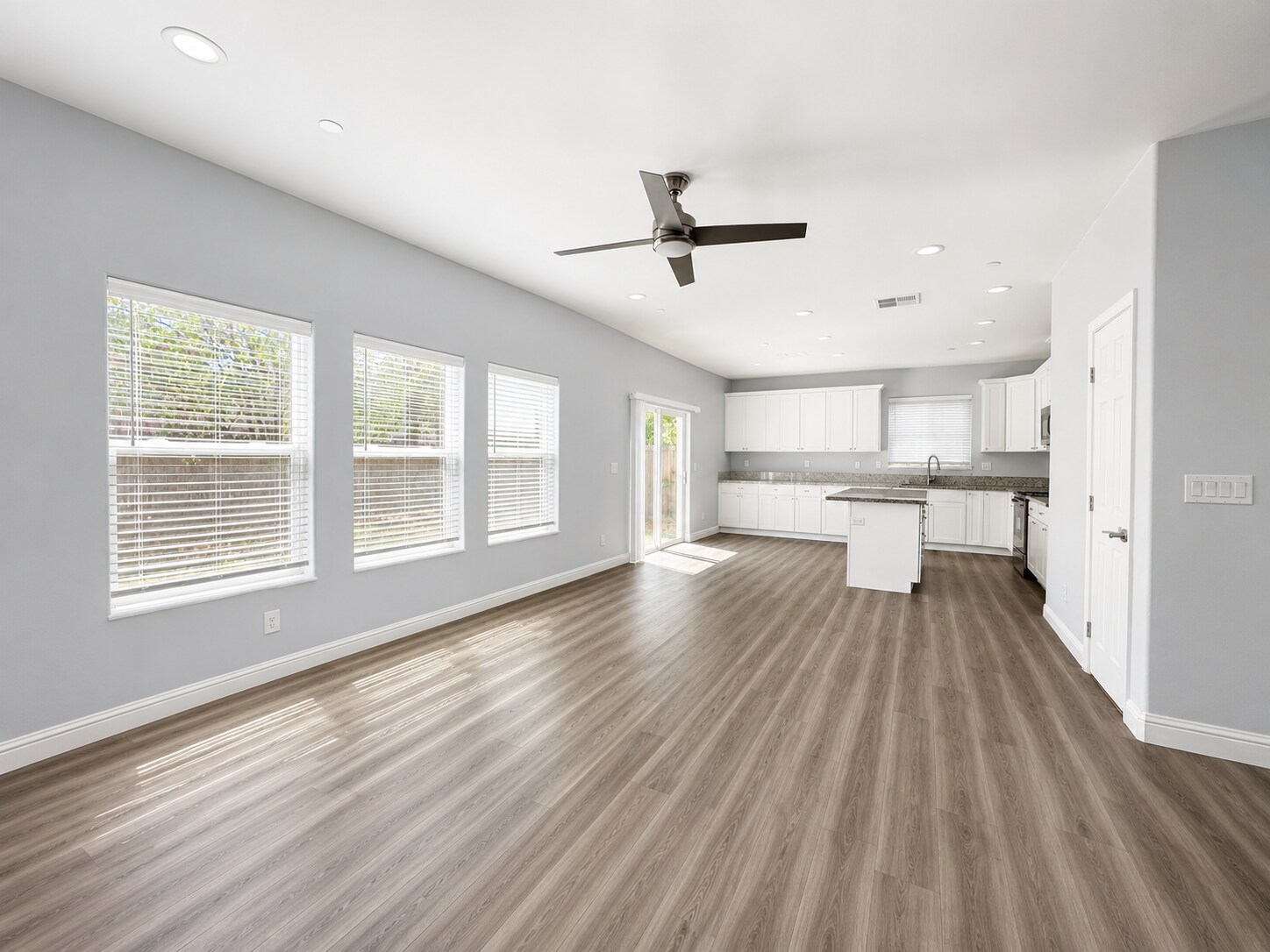 Building Photo - 12 Roscommon Ct