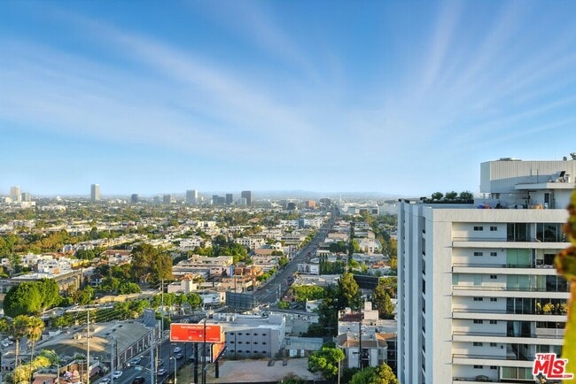Building Photo - 1155 N La Cienega Blvd