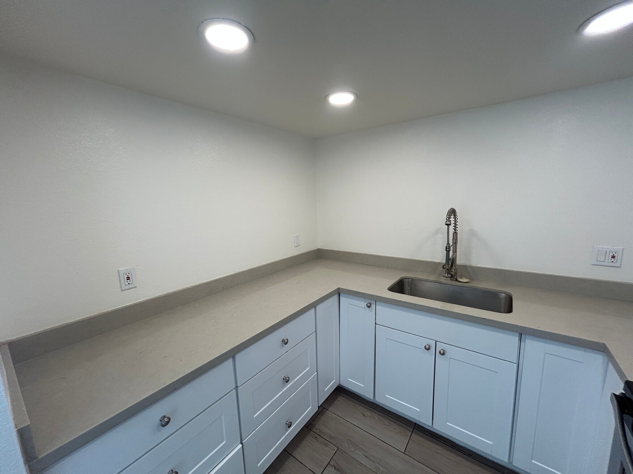 Building Photo - 2698 N 43rd Ave