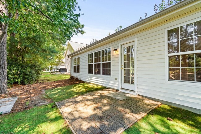 Building Photo - 4 Bed / 2 Bath Single Family Home for Rent...