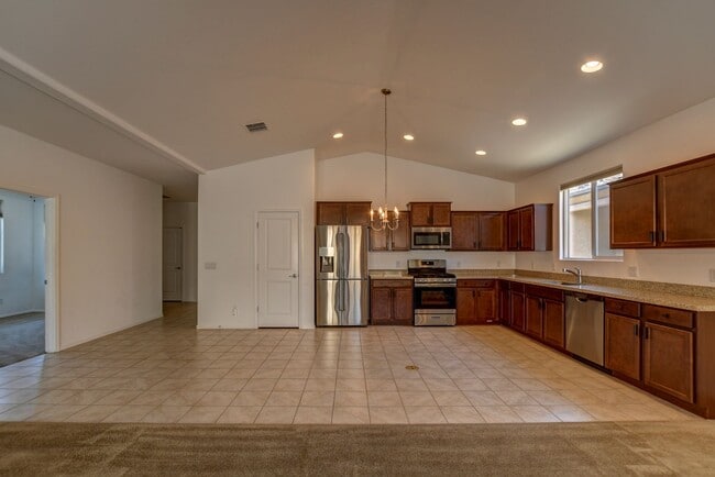 Building Photo - 3 bedroom 2 bathroom home in Saddlewood