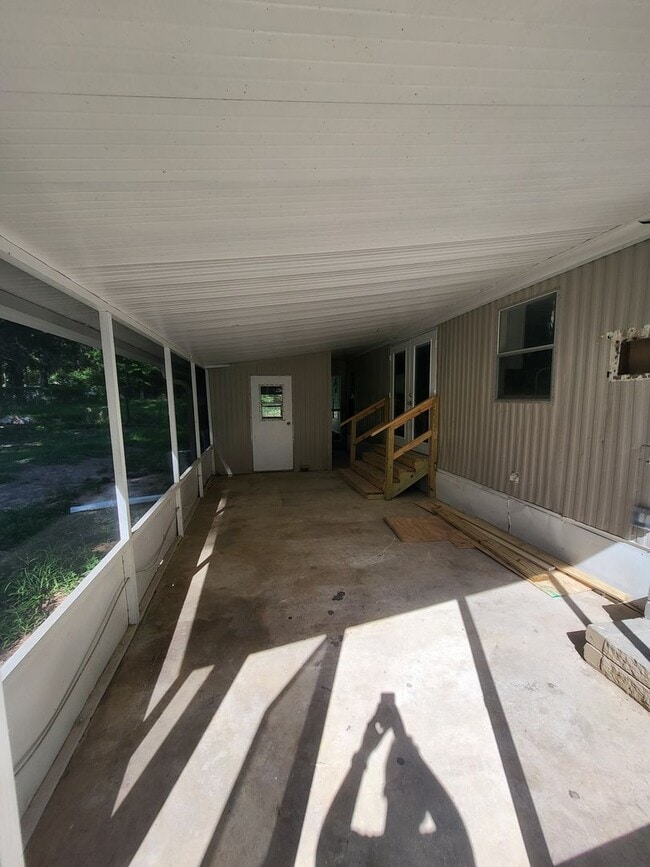 Building Photo - NEWLY RENOVATED 3/2 Home in SW Ocala. Close to WEC & Dunnellon