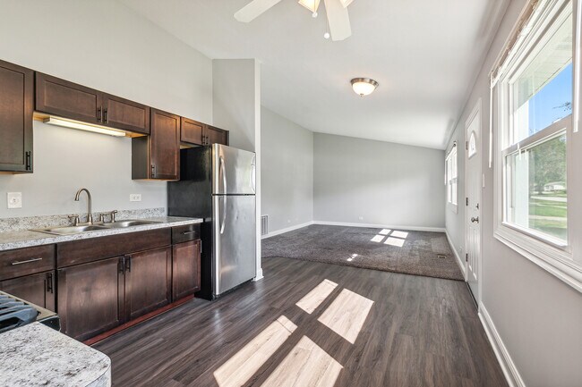 Building Photo - 19338 Beechnut Dr