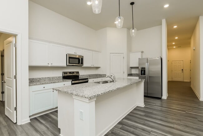 Building Photo - 7018 Rochford Dr