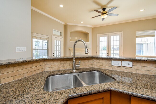 Building Photo - 5615 Winsome Ln
