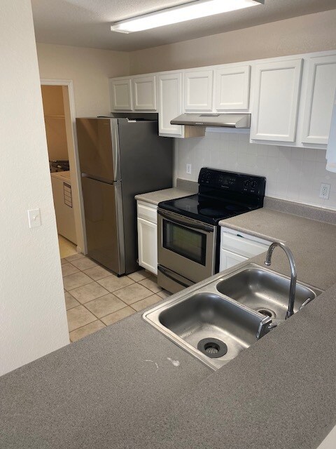 Building Photo - 7618 Pissarro Dr