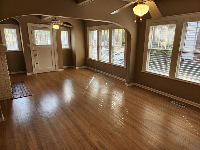 Building Photo - Forest Park School District!