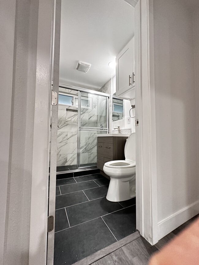 BATHROOM - 711 W Provential Dr