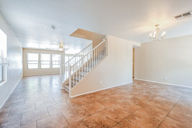 Building Photo - 3221 W Cavedale Dr