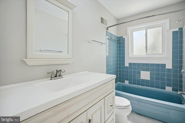 Building Photo - 8501 Canterbury Dr
