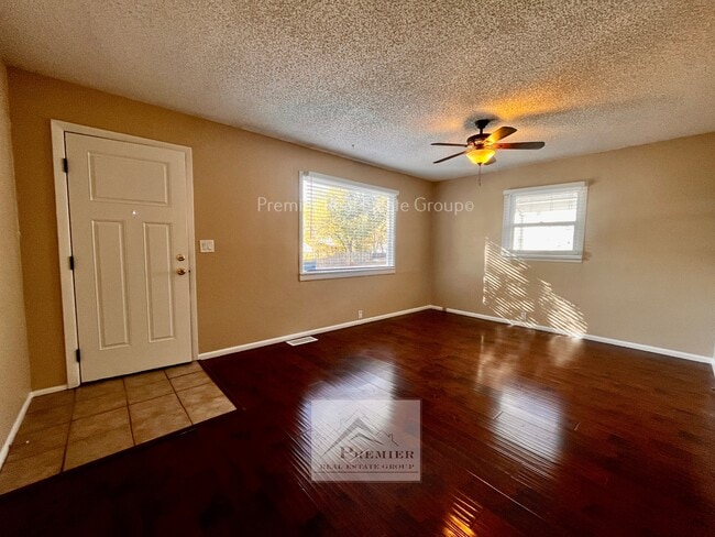 Building Photo - 218 W Ramona Ave