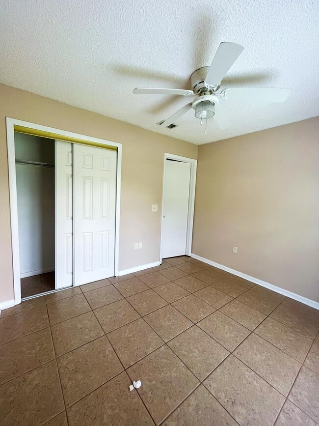 Building Photo - Beautiful 3 Bedroom 2 Bathroom Bungalow in...