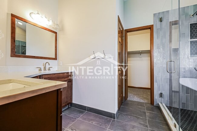 Building Photo - 11536 Briarwood Ln